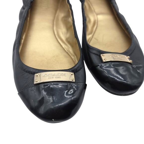 Coach Darsi Black Leather Ballet Flat Size 7 Cap Toe Patent Gold Detail - Picture 3 of 8